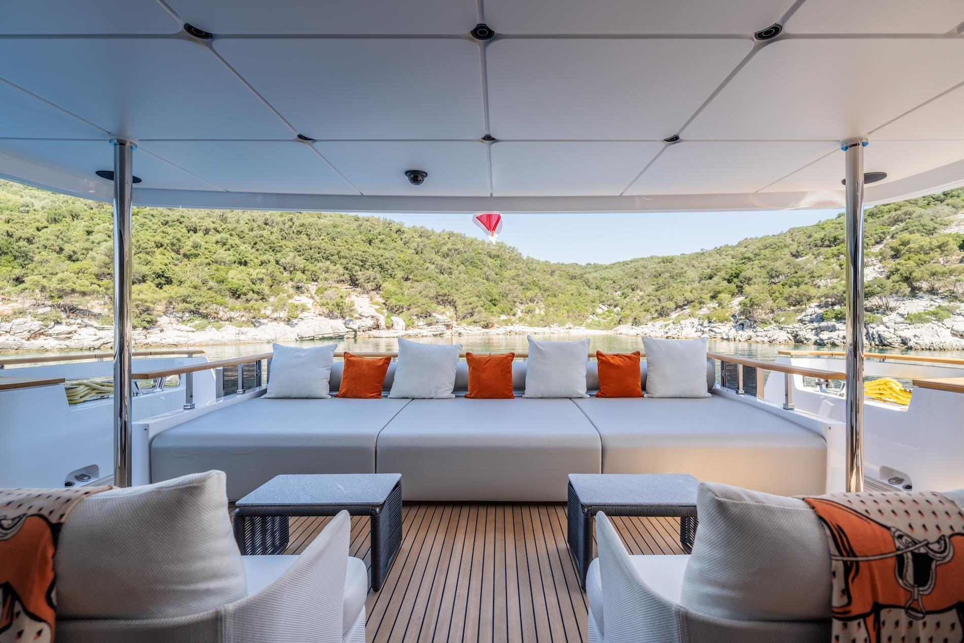 2024 CUSTOM LINE NAVETTA 30 